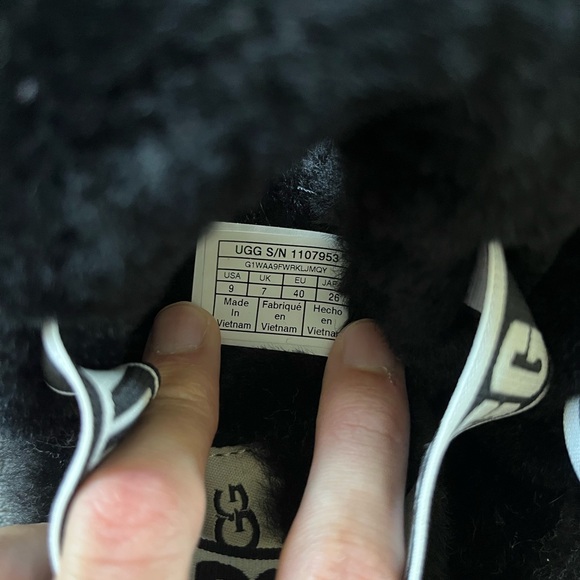 UGG Oh Yeah Slides - Picture 7 of 8